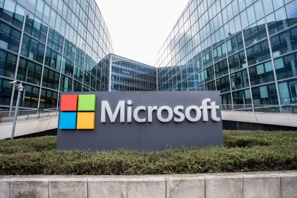 You are currently viewing Microsoft’s facial recognition just got better at identifying people with dark skin – CCTVSG.net